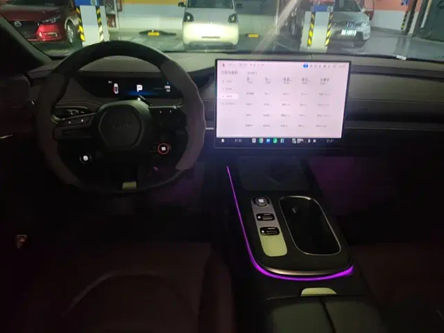 Xiaomi SU7 — Фото автомобиля 9
