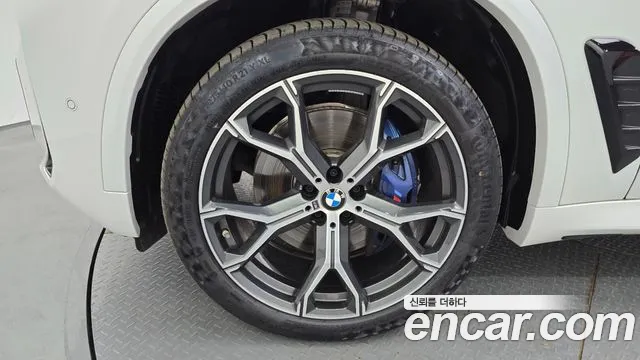 BMW X5 xDrive 40i M Sport — Фото автомобиля 5