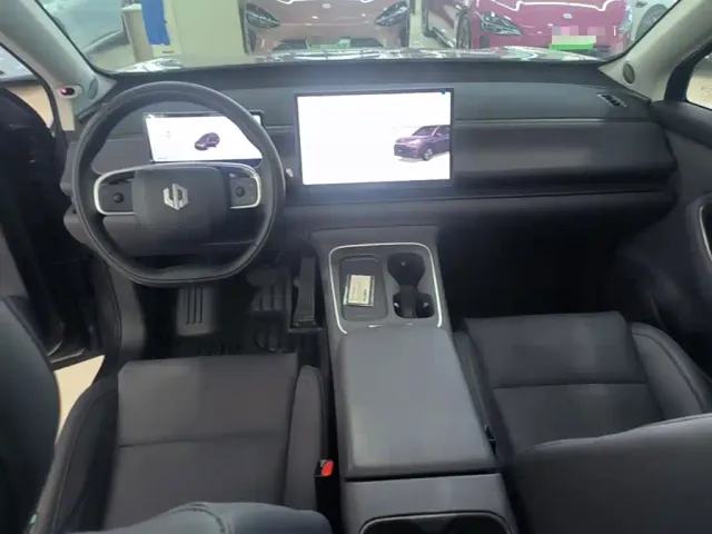 Leapmotor C10 — Фото автомобиля 9