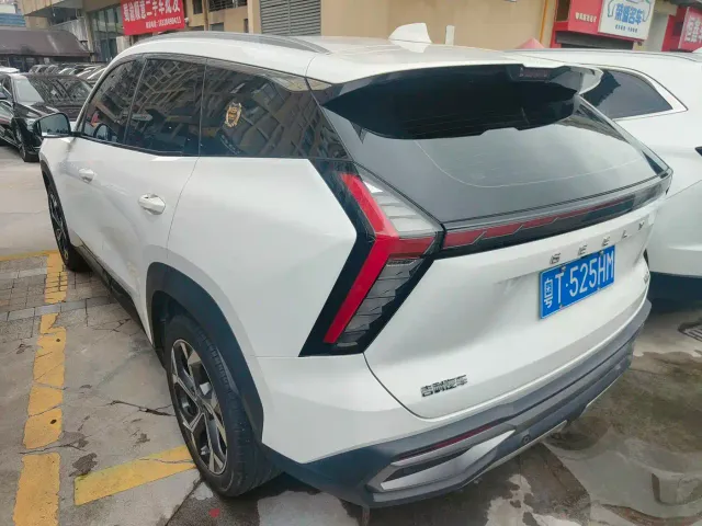 Geely Boyue L — Фото автомобиля 15
