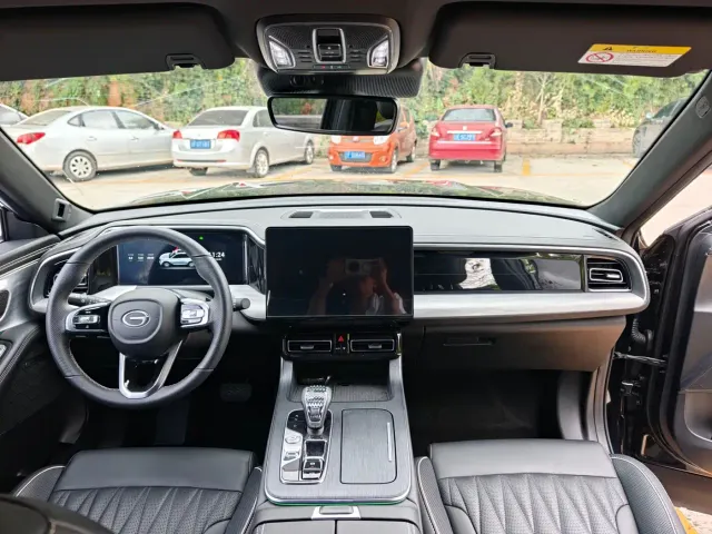 GAC Trumpchi GS8 — Фото автомобиля 13