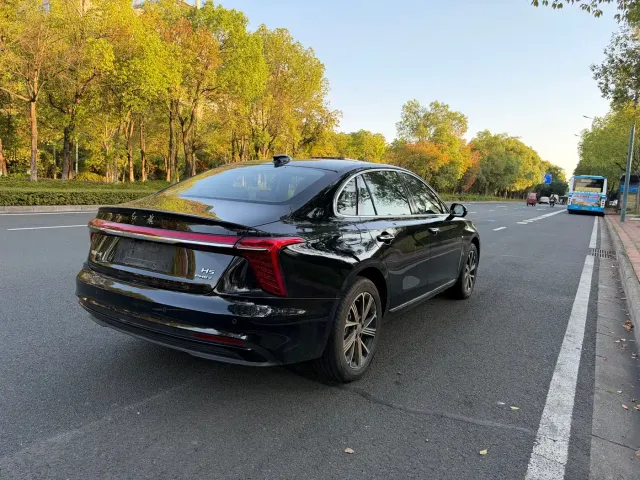 Hongqi H5 PHEV — Фото автомобиля 12
