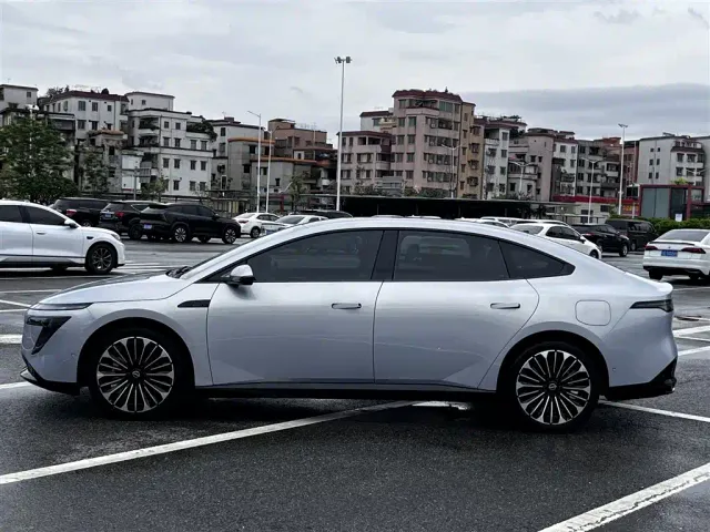 Nissan N7 — Фото автомобиля 10