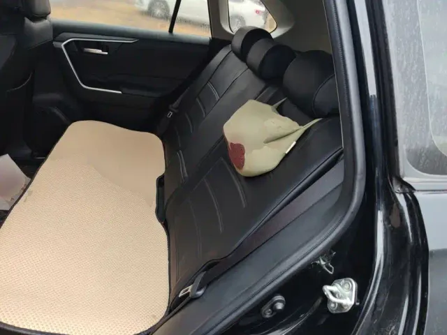 Toyota RAV4 — Фото автомобиля 13