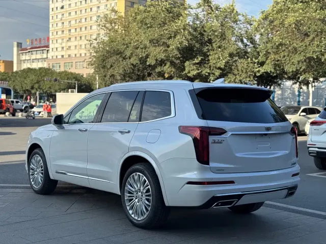 Cadillac XT6 — Фото автомобиля 12