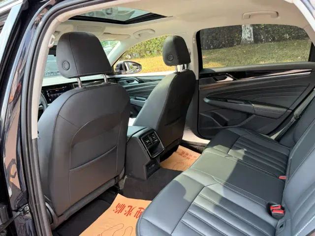 Volkswagen Passat — Фото автомобиля 11