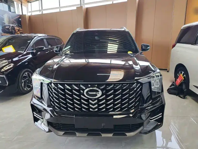 GAC Trumpchi GS8 — Фото автомобиля 2
