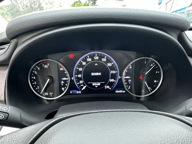 Buick LaCrosse — Фото автомобиля 2