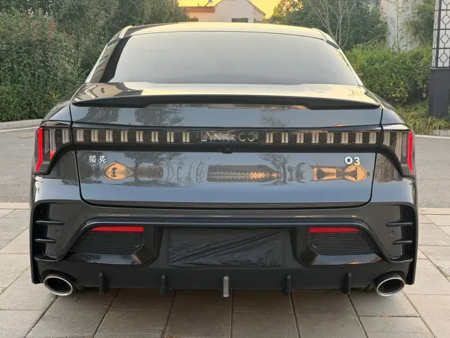 Lynk & Co 03 — Фото автомобиля 7