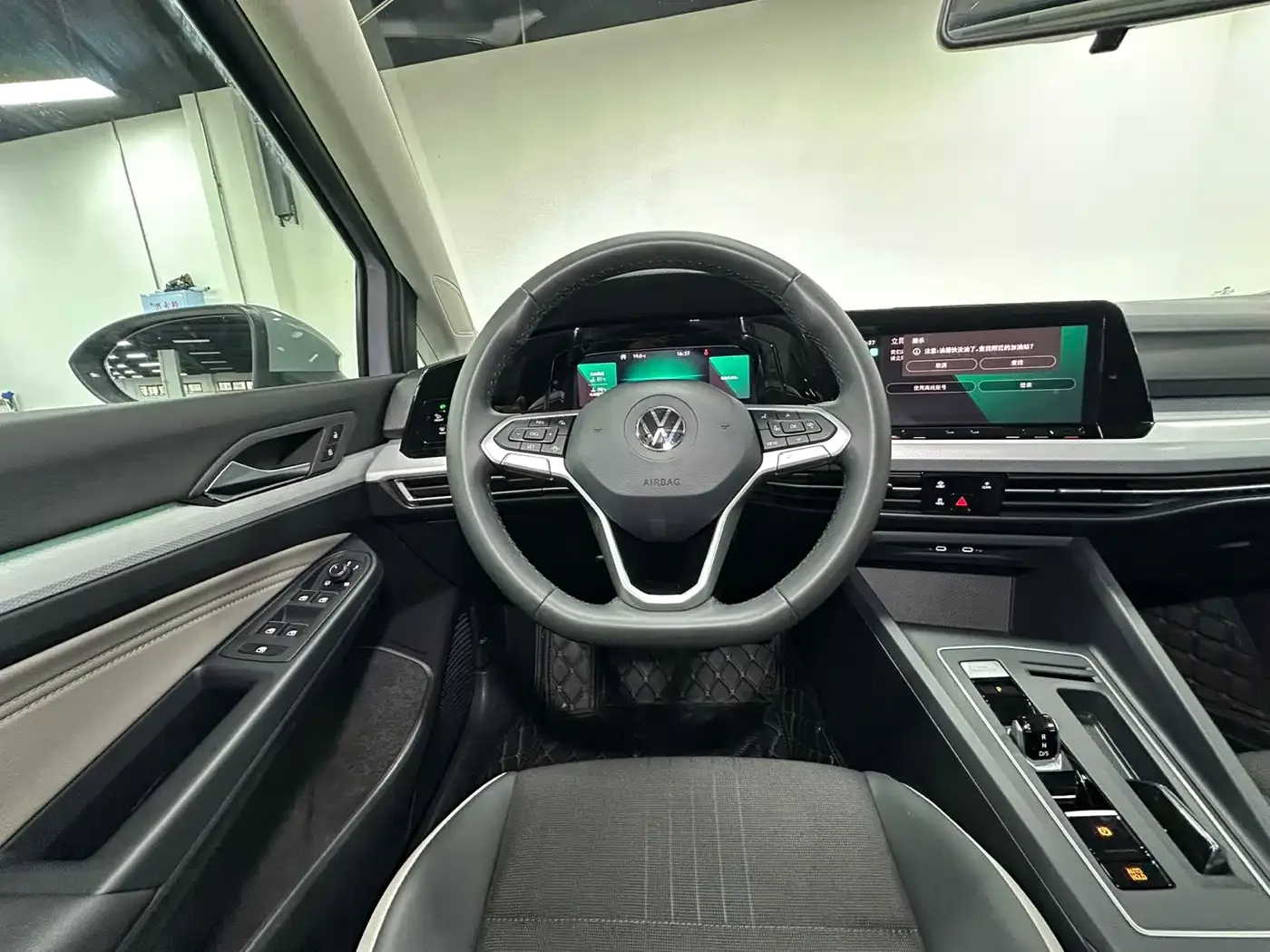 Volkswagen Golf 2023 200TSI DSG Pro — Фото автомобиля 10