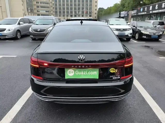 Volkswagen Passat — Фото автомобиля 5