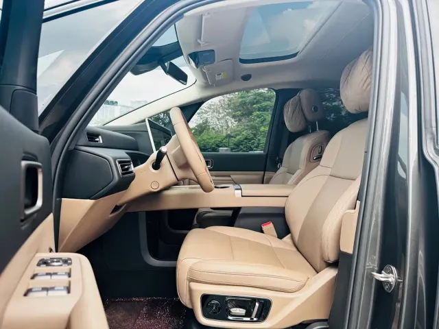 Li Auto MEGA — Фото автомобиля 9