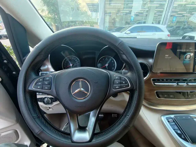 Mercedes-Benz V-Class — Фото автомобиля 10