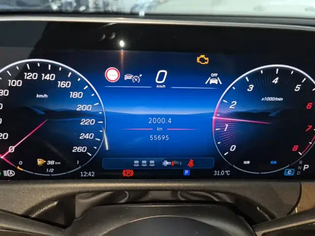 Mercedes-Benz E-Class — Фото автомобиля 11