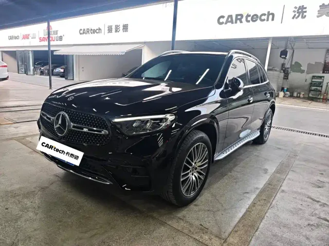 Фотография автомобиля — Mercedes-Benz GLC-Class