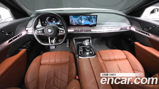 BMW 7 Series G70 — Фото автомобиля 10