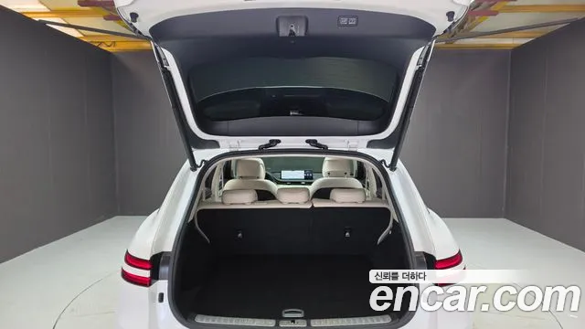 Genesis GV70 — Фото автомобиля 24
