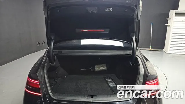 Genesis G90 Бензин 3.5 турбо AWD — Фото автомобиля 16