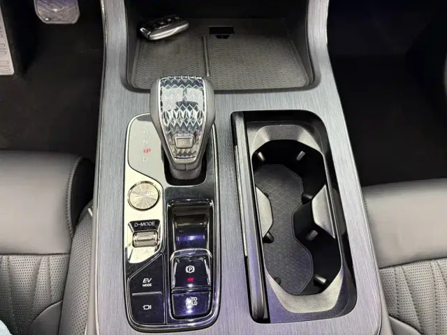 GAC Trumpchi GS8 — Фото автомобиля 13