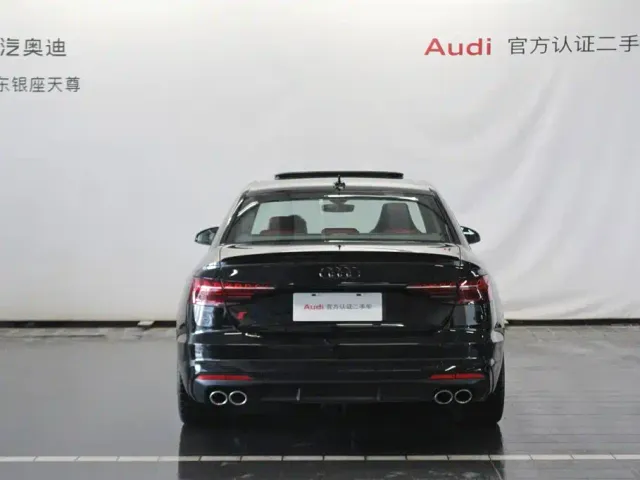 Audi S4 — Фото автомобиля 6
