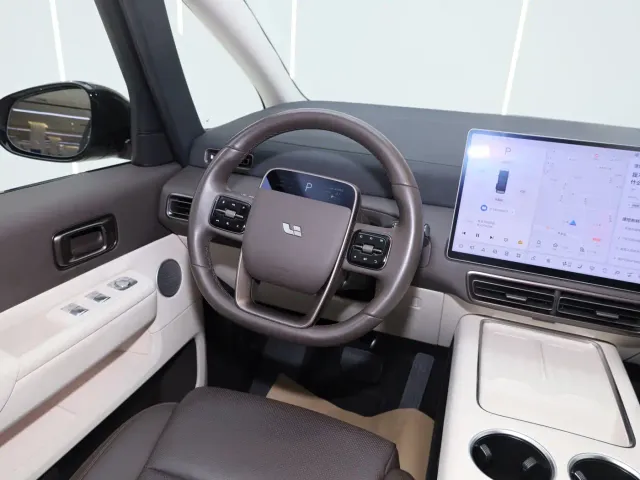 Li Auto MEGA — Фото автомобиля 26