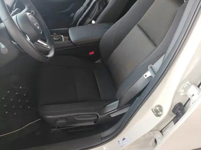Mazda Axela — Фото автомобиля 14