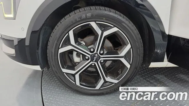 Kia Niro The All New Niro Signature — Фото автомобиля 3
