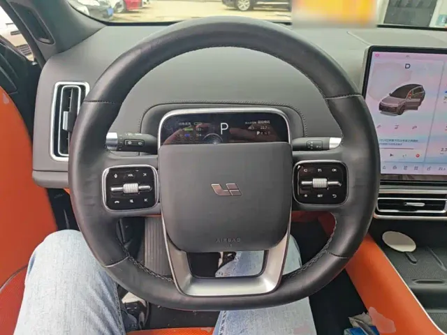 Li Auto L8 — Фото автомобиля 10