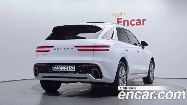 Genesis GV70 2.5T Бензин 2WD — Фото автомобиля 2