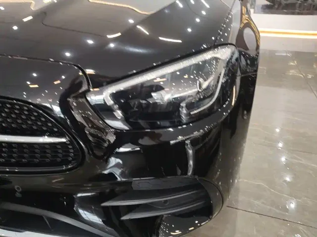 Mercedes-Benz E-Class — Фото автомобиля 23