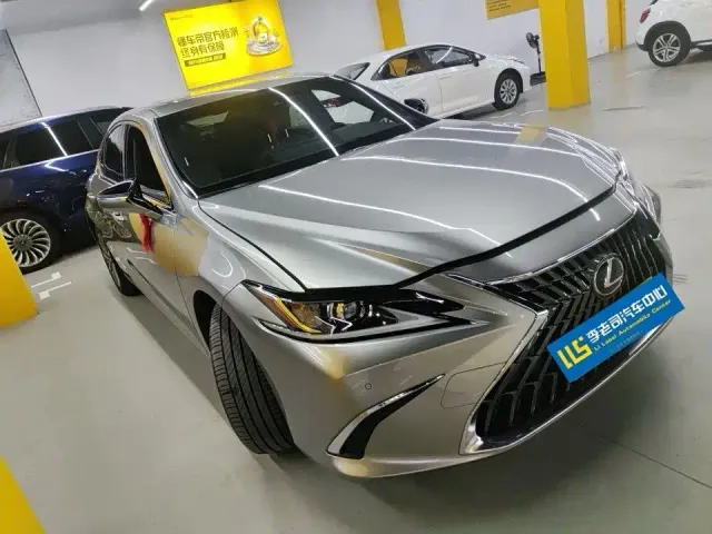Lexus ES — Фото автомобиля 2