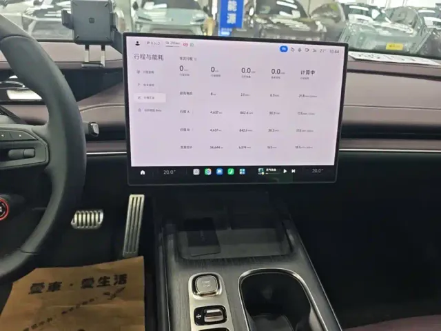 Xiaomi SU7 — Фото автомобиля 12