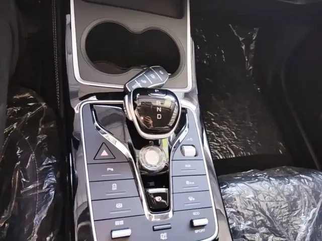 BYD Qin — Фото автомобиля 13