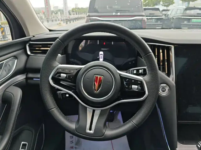 Hongqi HS7 PHEV — Фото автомобиля 10