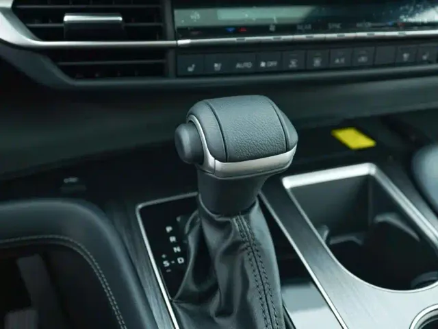 Toyota Sienna — Фото автомобиля 8