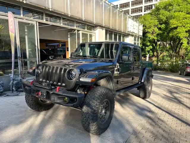 Фотография автомобиля — Jeep Gladiator