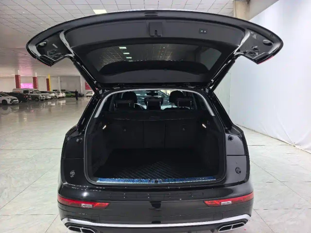 Audi Q5L — Фото автомобиля 7
