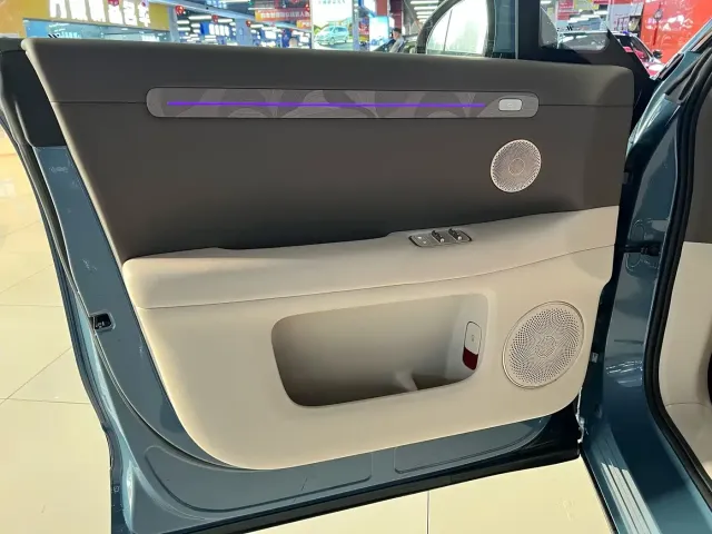 IM Motors LS6 — Фото автомобиля 7