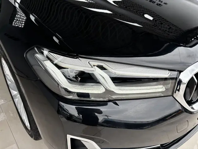 BMW 5 Series — Фото автомобиля 8