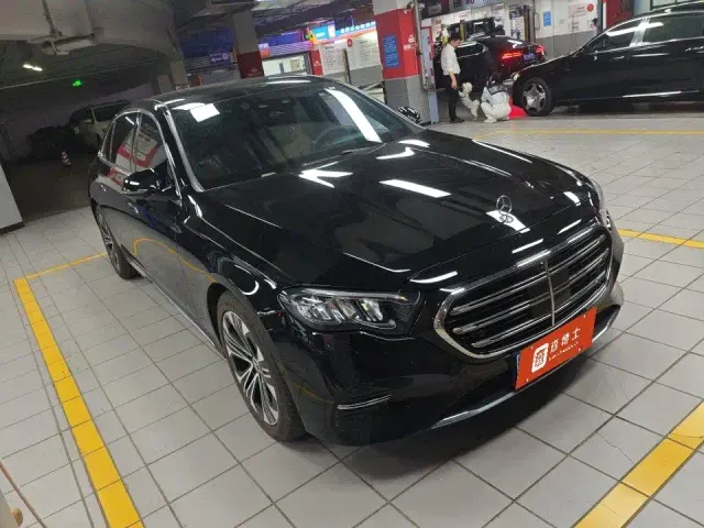 Mercedes-Benz E-Class — Фото автомобиля 7