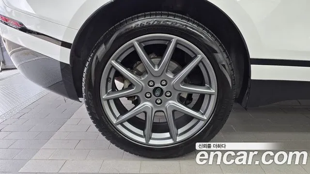 Land Rover Range Rover Velar — Фото автомобиля 21