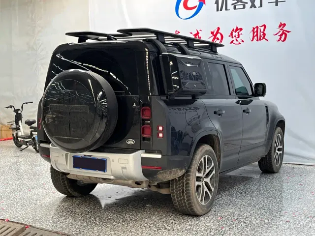 Land Rover Defender — Фото автомобиля 18