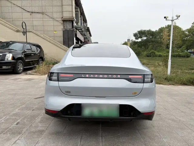 Leapmotor C01 — Фото автомобиля 24