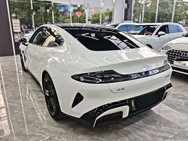 Xiaomi SU7 — Фото автомобиля 4