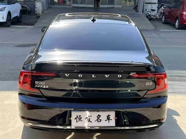 Volvo S90 — Фото автомобиля 17