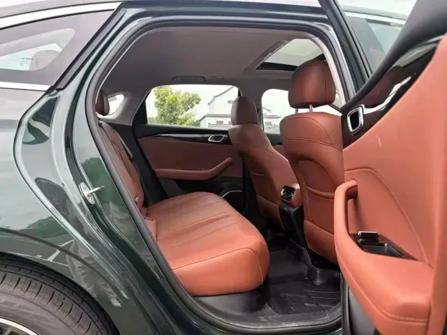 Geely Emgrand — Фото автомобиля 11