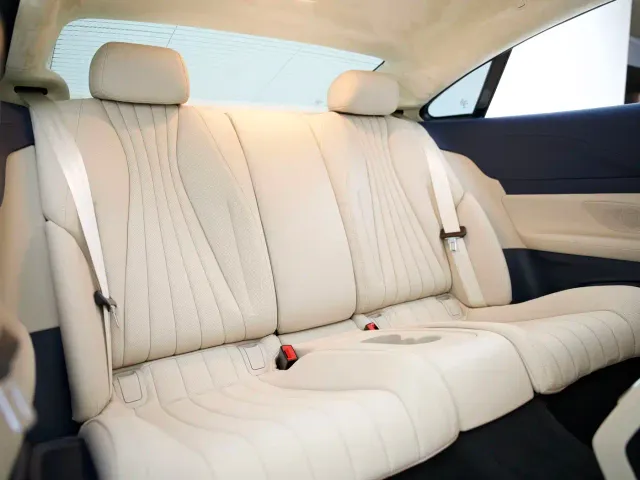 Mercedes-Benz E-Class — Фото автомобиля 9