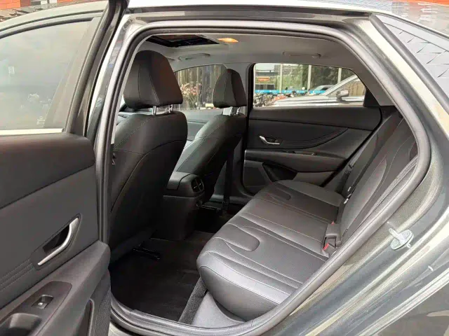 Hyundai Elantra — Фото автомобиля 8