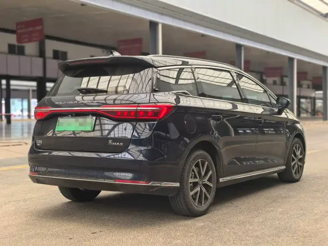 BYD Song MAX — Фото автомобиля 13