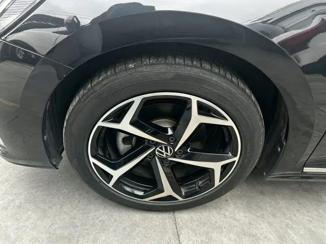 Volkswagen Passat — Фото автомобиля 5